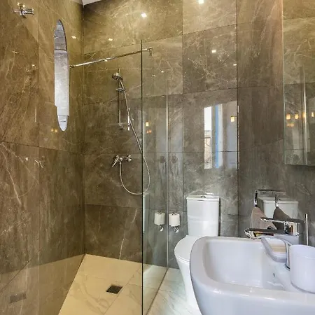 Lägenhet Designer Apt On Promenade, Perfect Location Bu 360 Estates