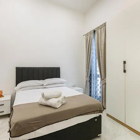 Designer Apt On Promenade, Perfect Location Bu 360 Estates Daire