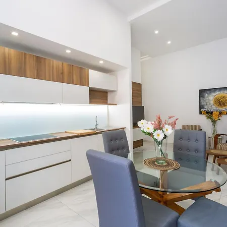 Designer Apt On Promenade, Perfect Location Bu 360 Estates Apartman Sliema